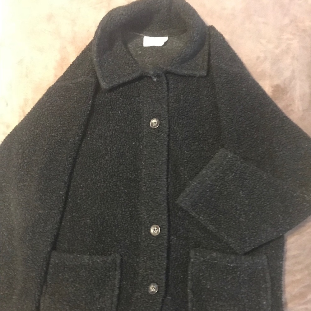 Light weight sweater jacket with pockets